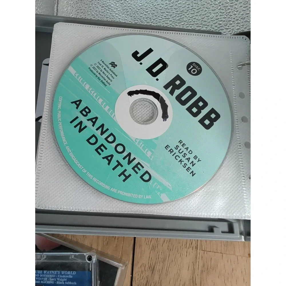 Abandoned in Death (In Death, 54) - Audio CD By Robb, J D GOOD
